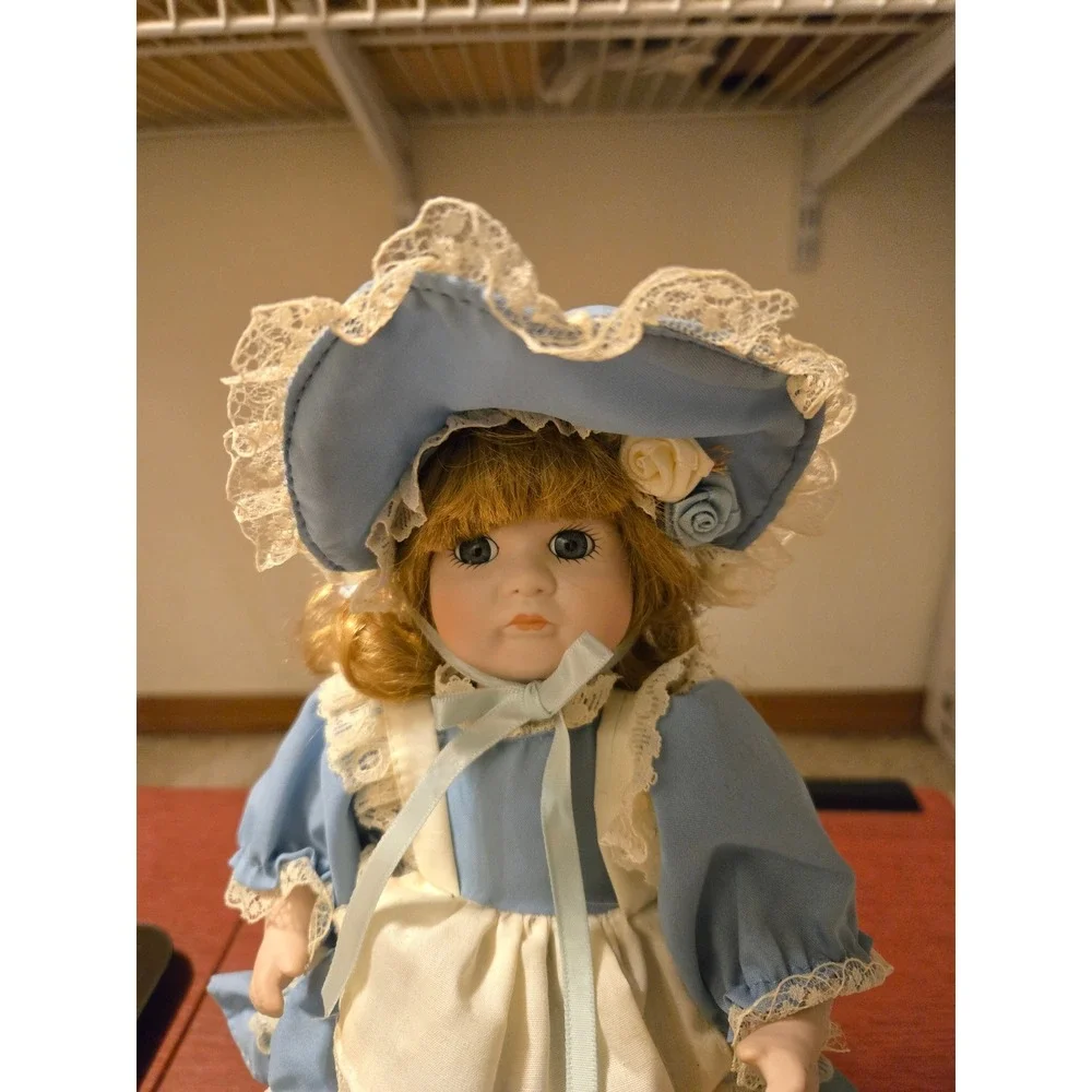 Dynasty Doll Collection Cardinal Inc‎ Blue Lace Dress Porcelain Vintage Doll 12